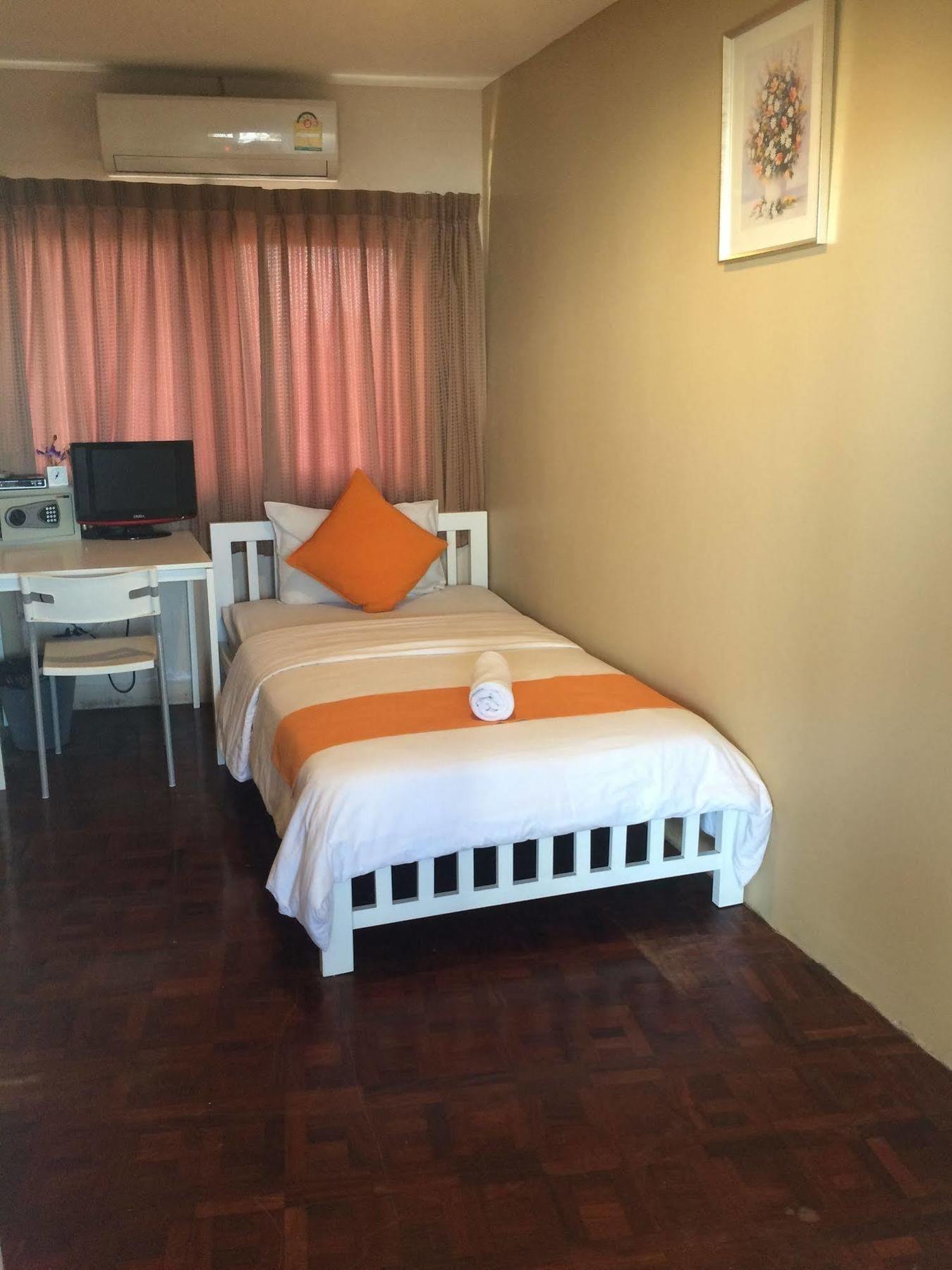 Vx The Fifty Hostel *