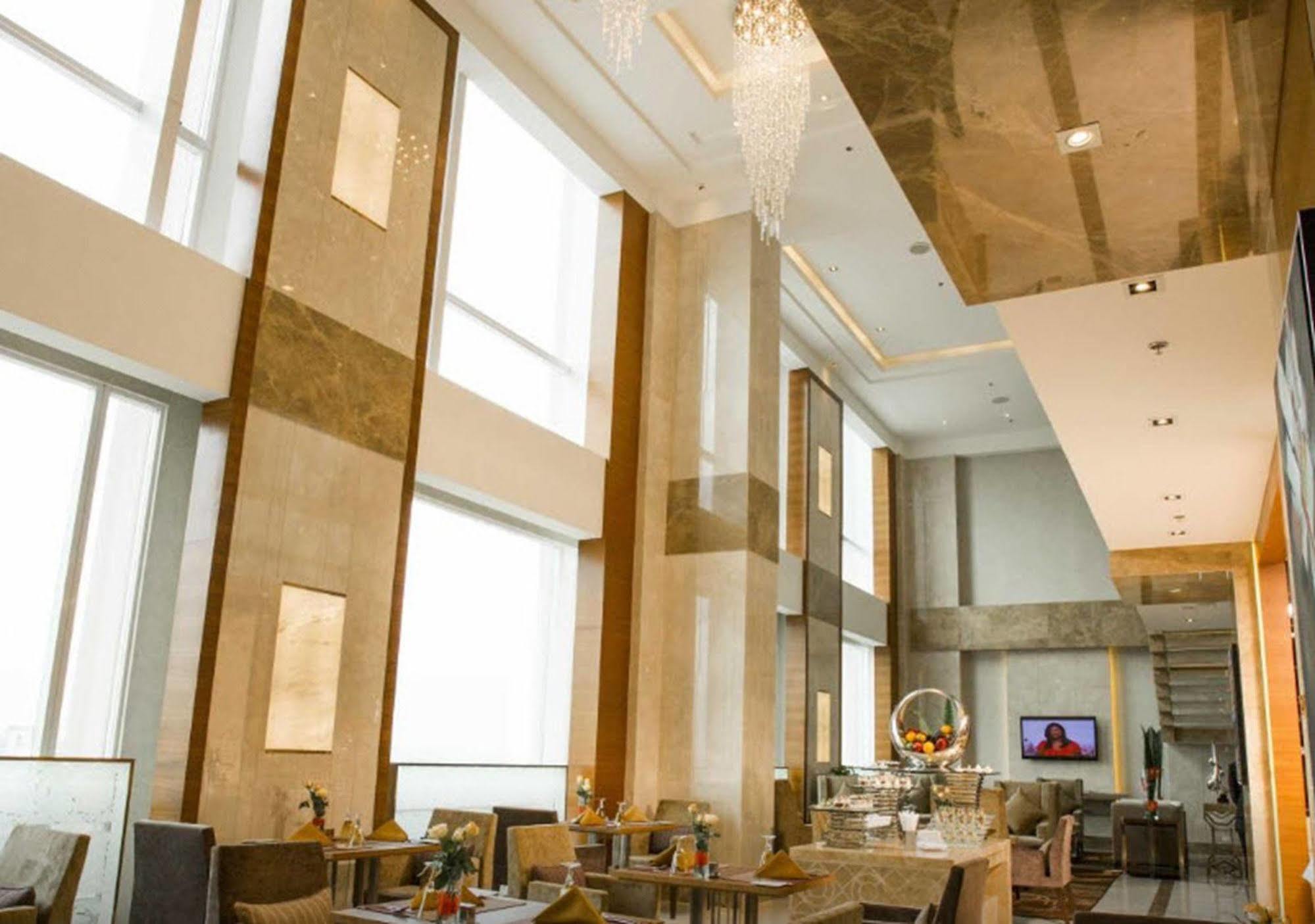 Hotel The Grand Fourwings Convention Bangkok