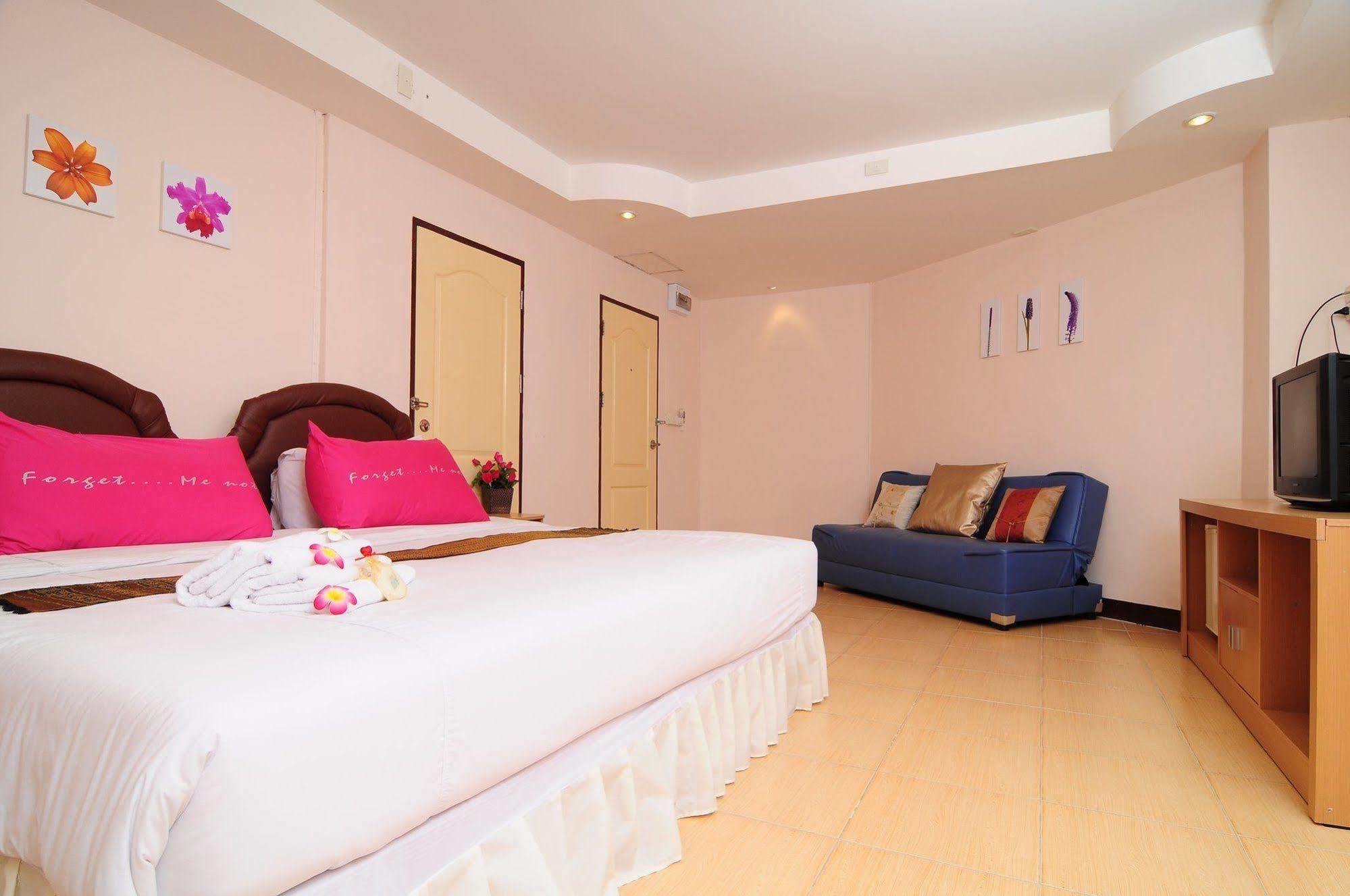 Bed By Tha-pra Sha Bangkok