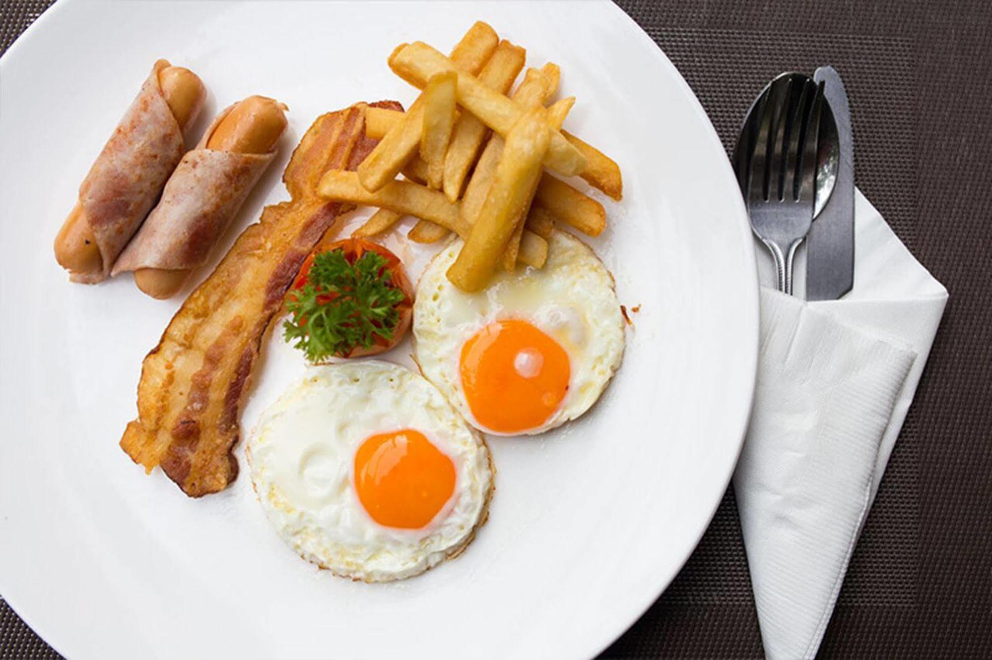 Woraburi Sukhumvit Hotel 3*