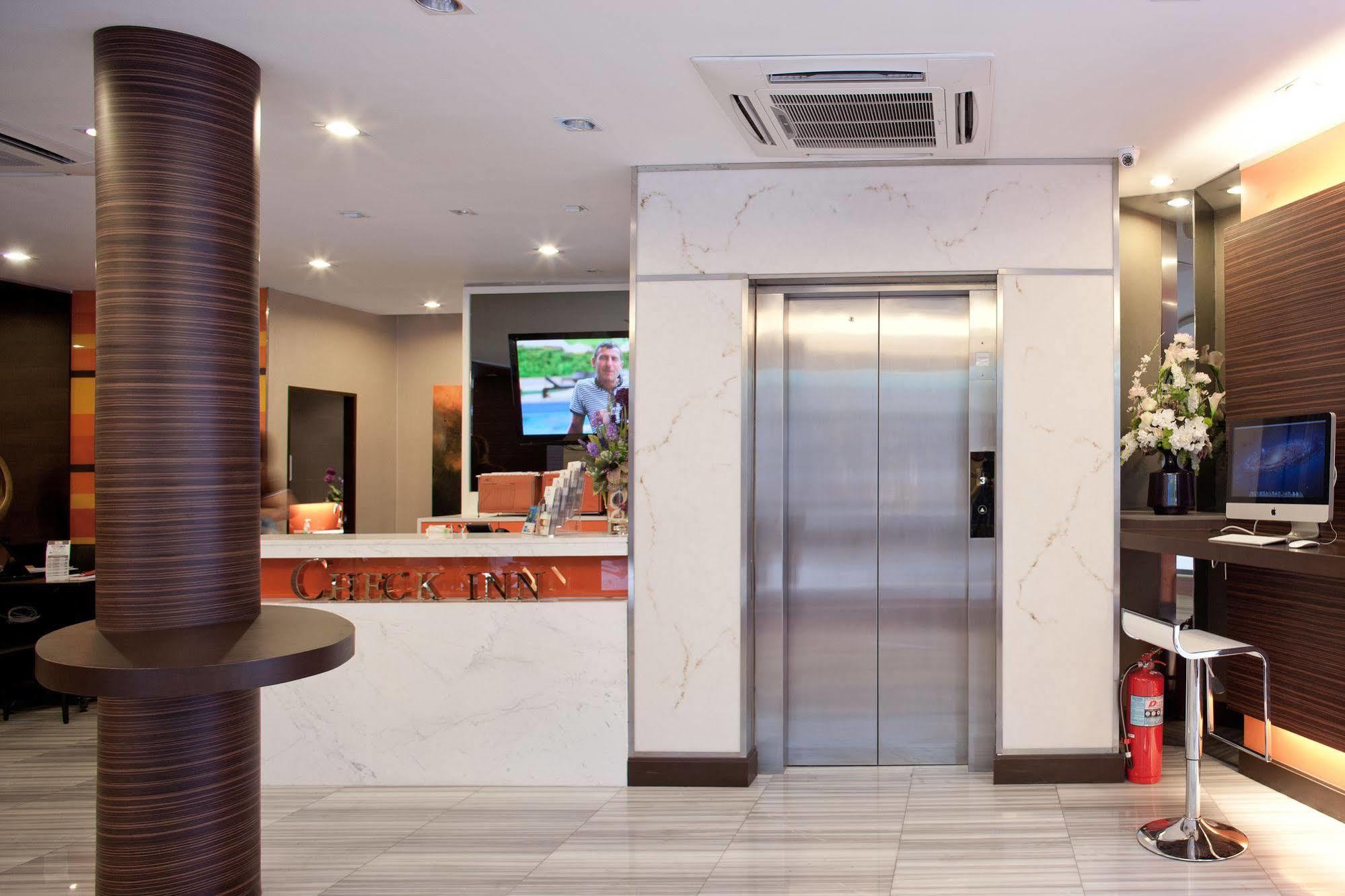 Arawana Express Phromphong Hotel 3*