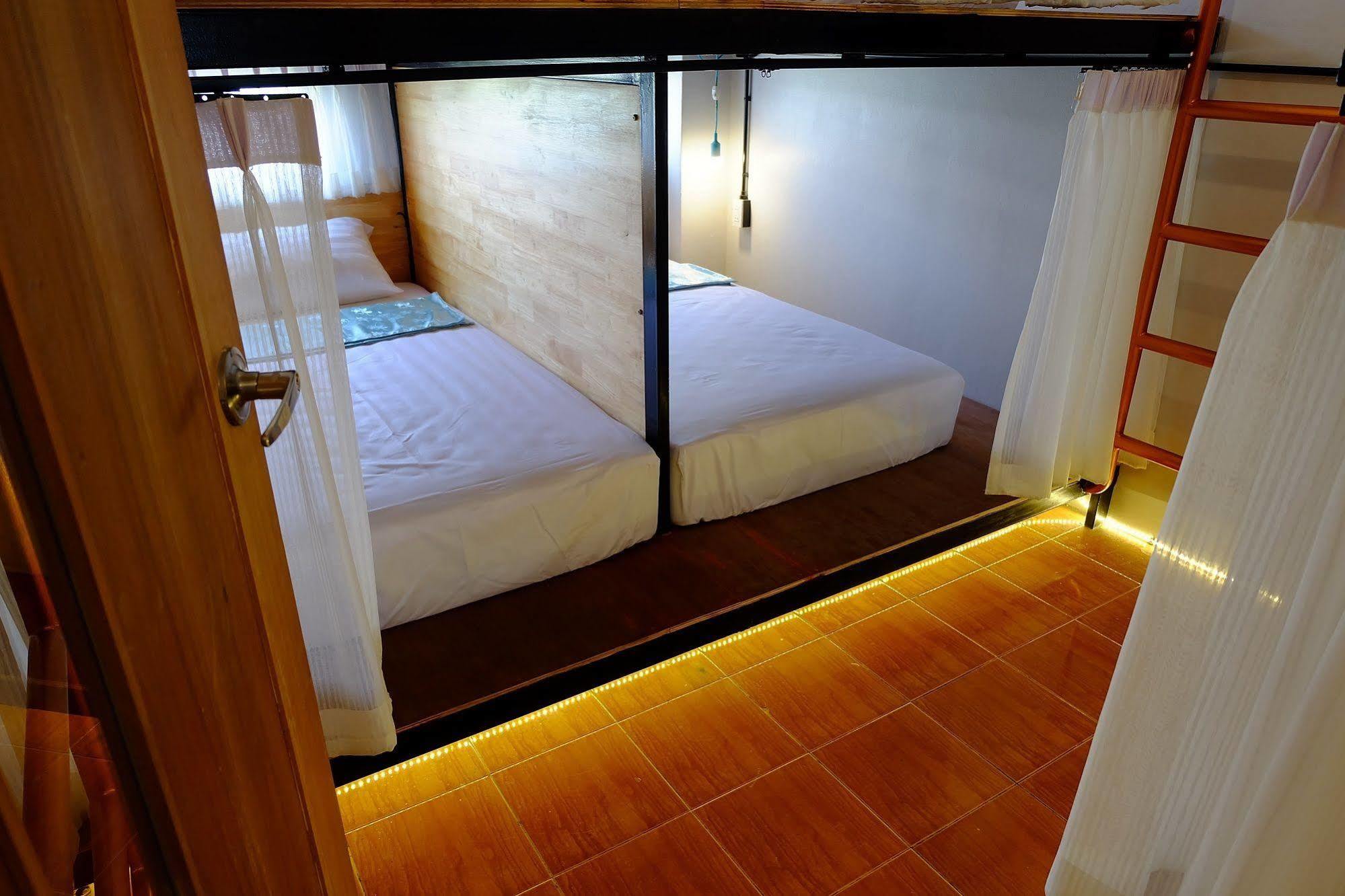 Hostel Sleep Owl Bangkok