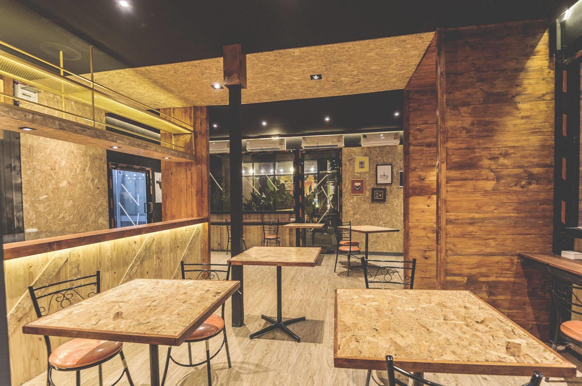 Glur Watergate Hostel Bangkok