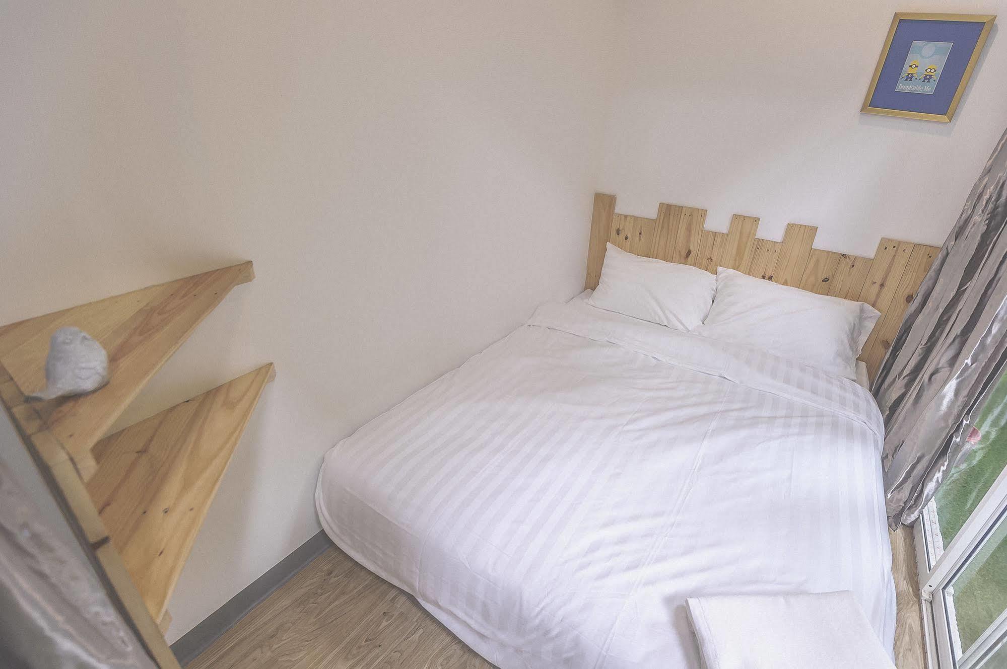 Glur Watergate Hostel *