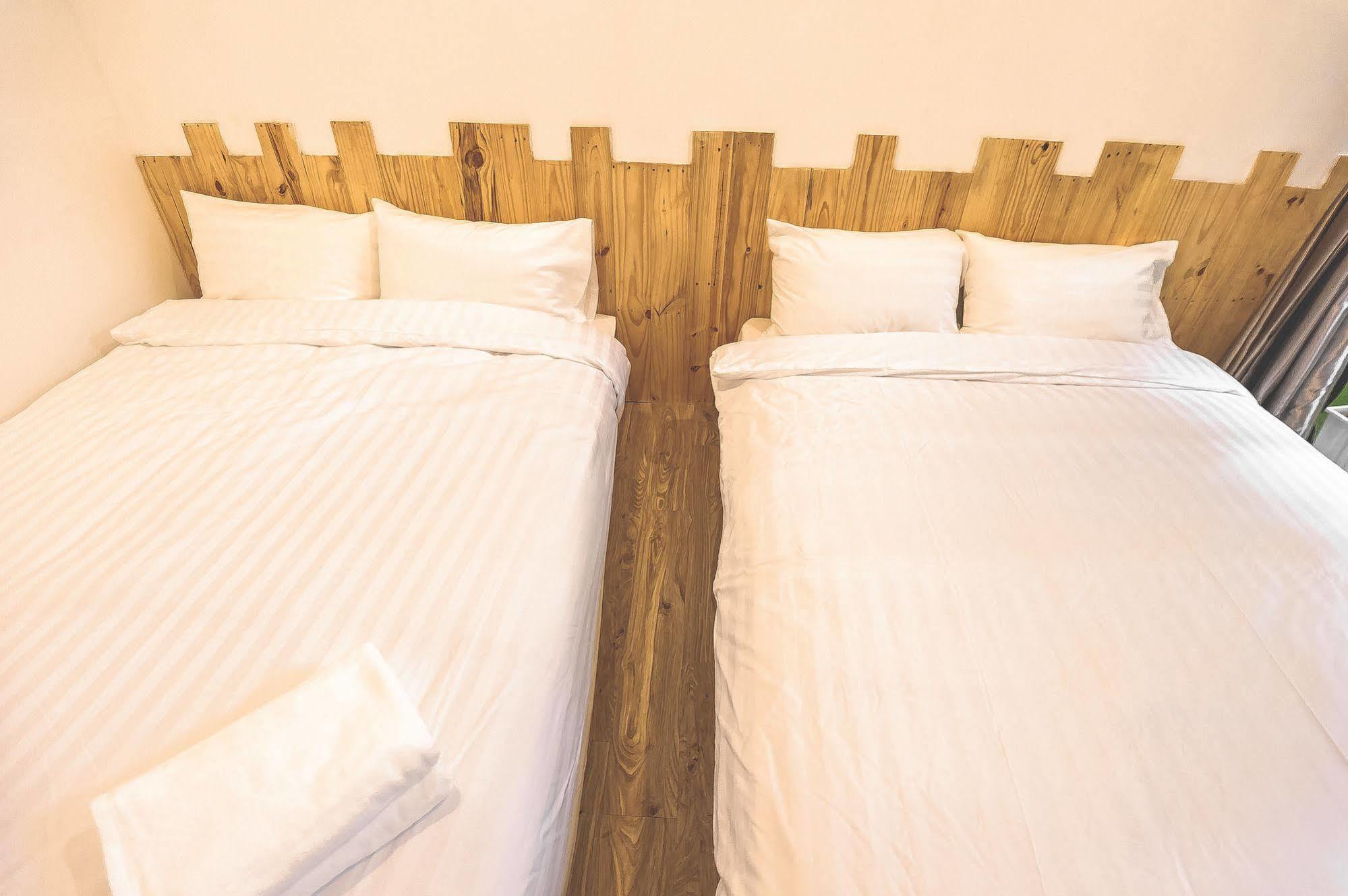 Glur Watergate Hostel *