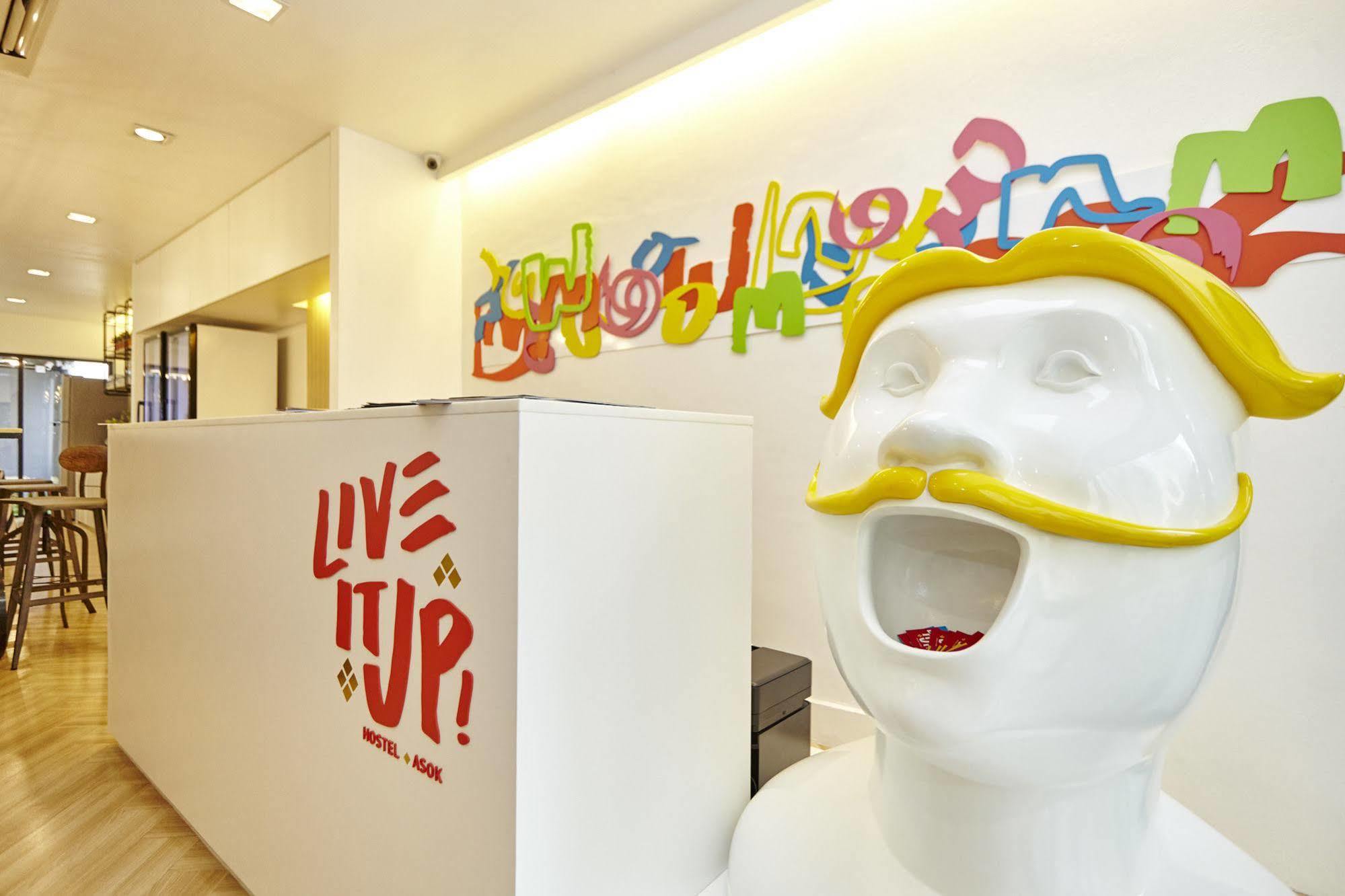 Hostel Liveitup Asok By D Varee
