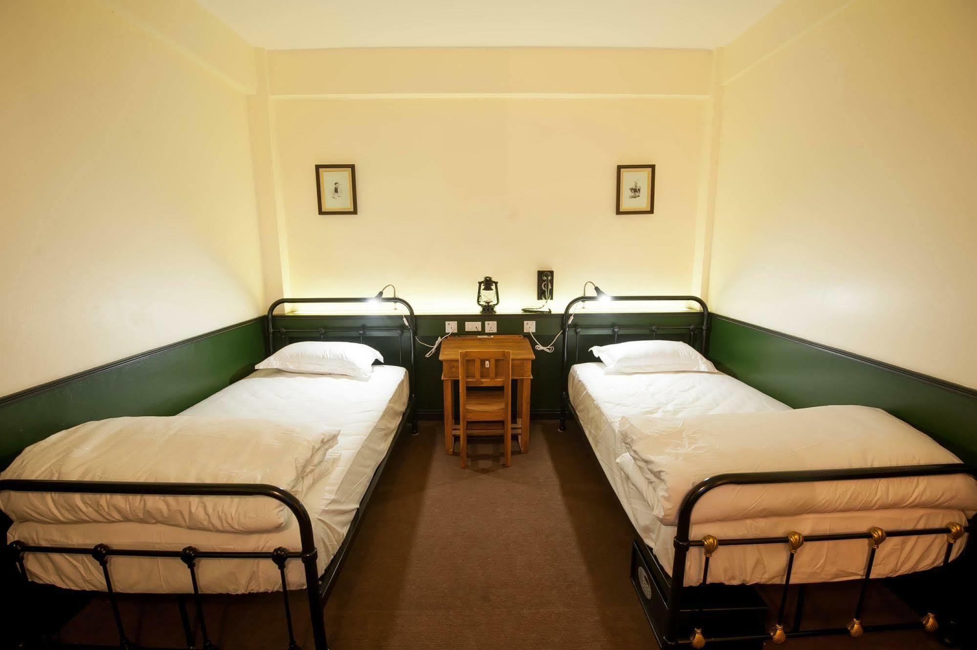 Hostel The Motley House Bangkok