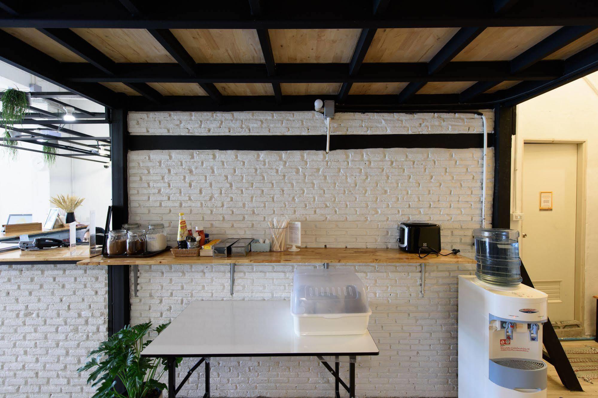Hostel Warm White