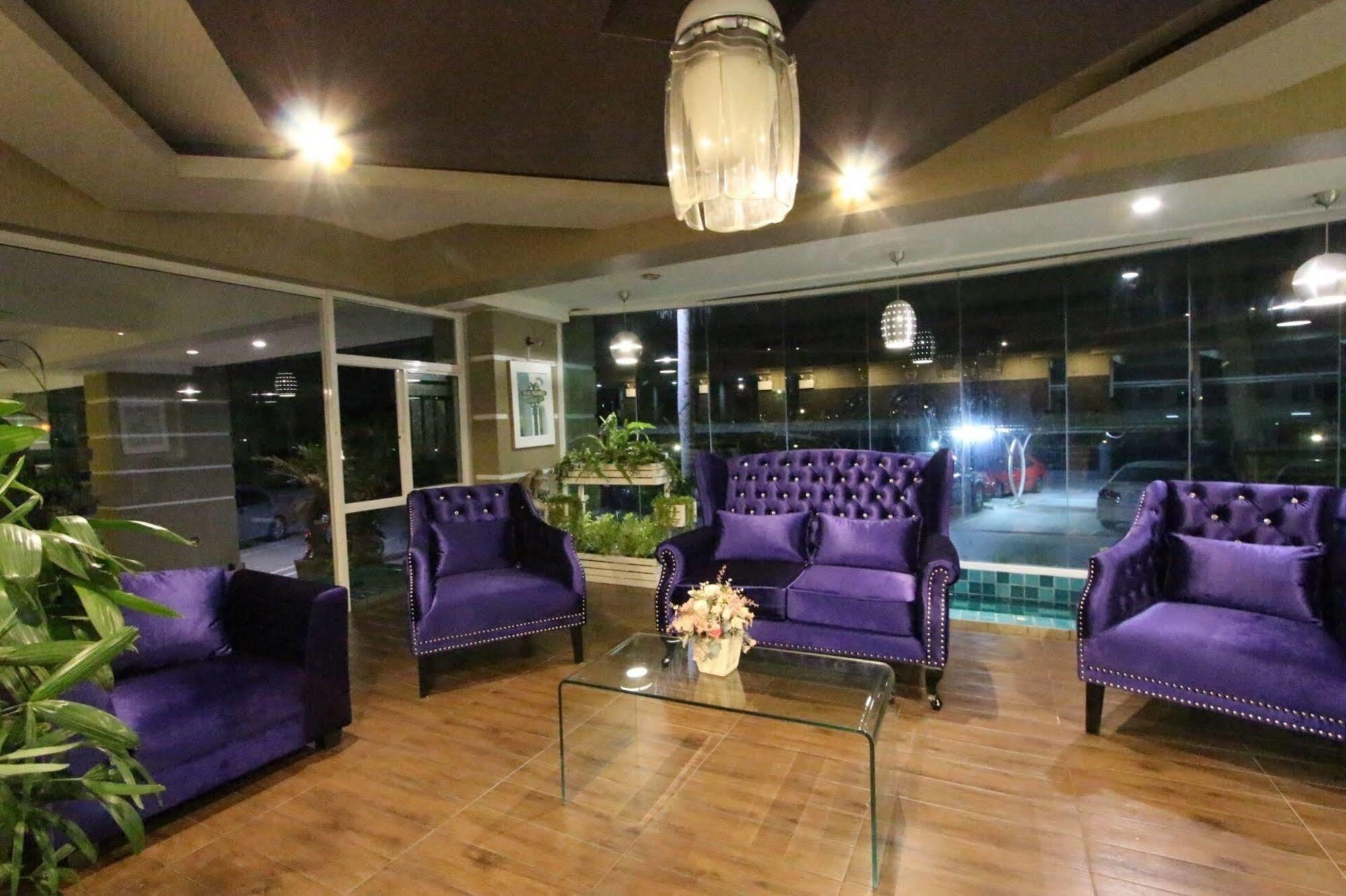 Hi Life Hotel