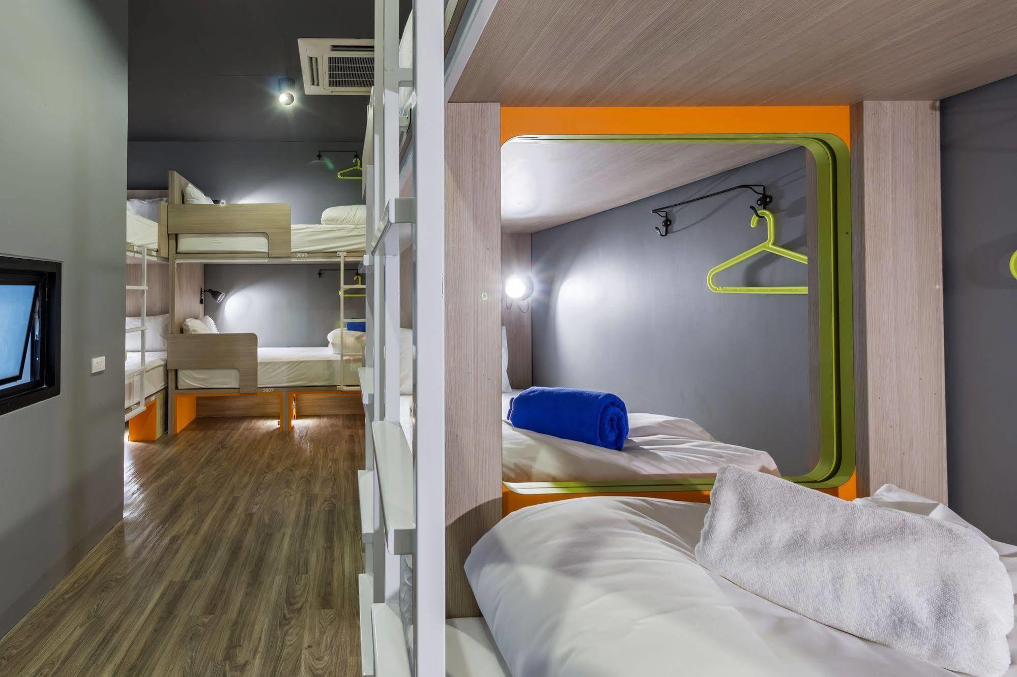 Isanook Hostel *