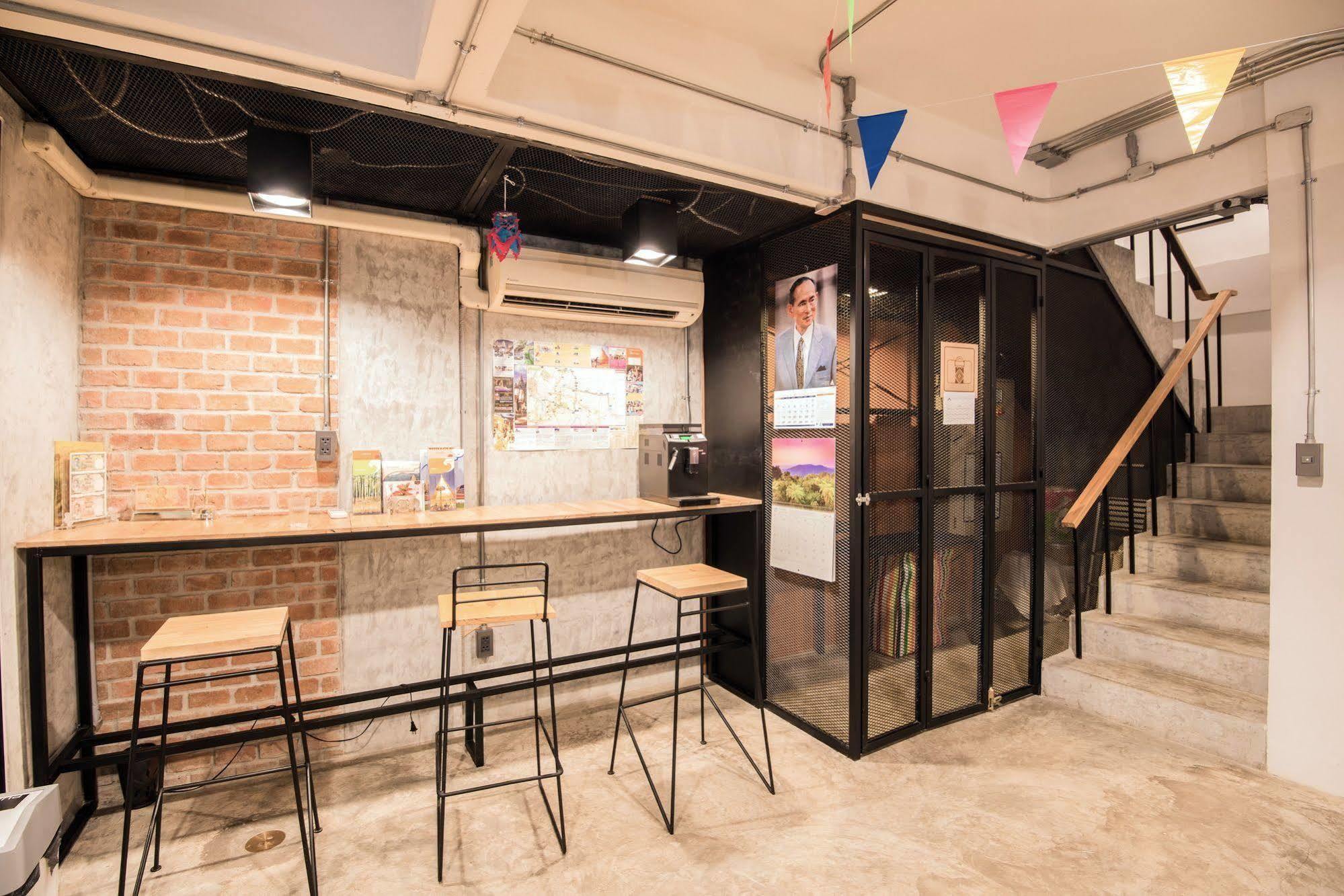 Plubpla Hostel Bangkok