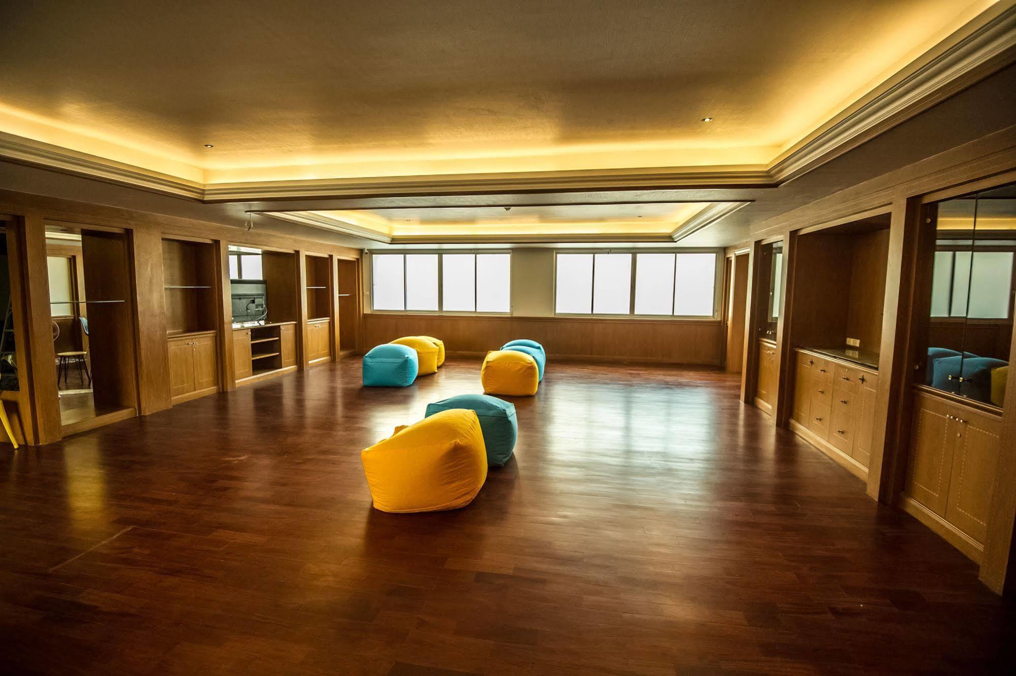Glur Pratunam Hostel