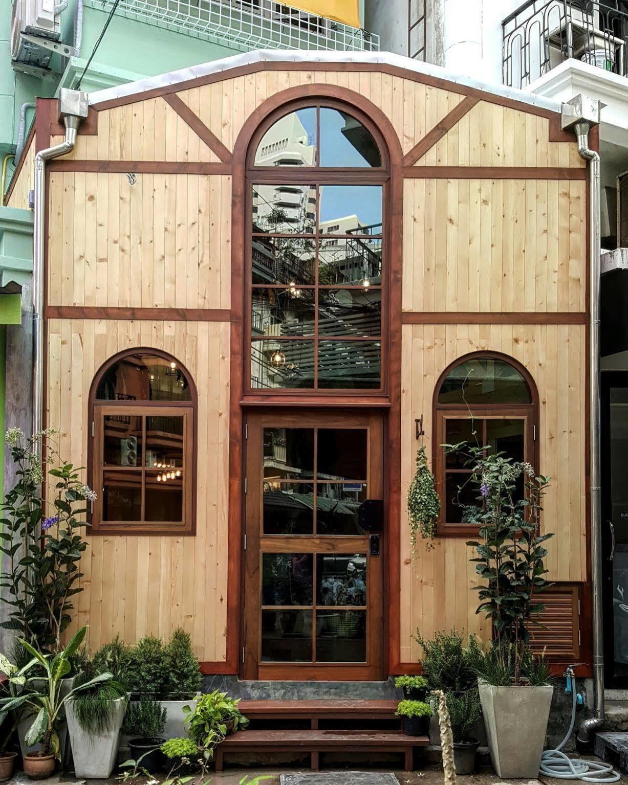 Asrama Barn & Bed