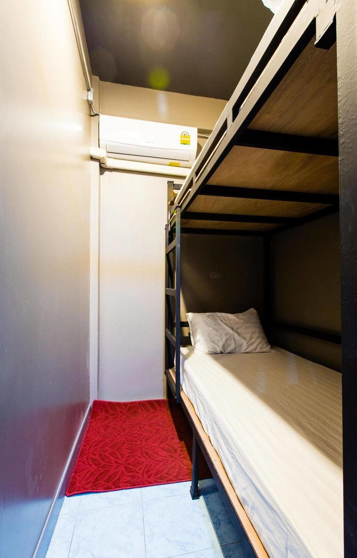 Hits Hostel *