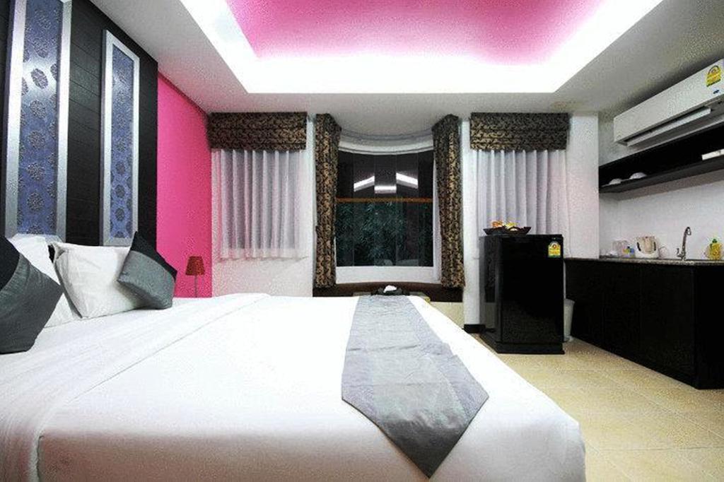 Oasis Hotel 3*