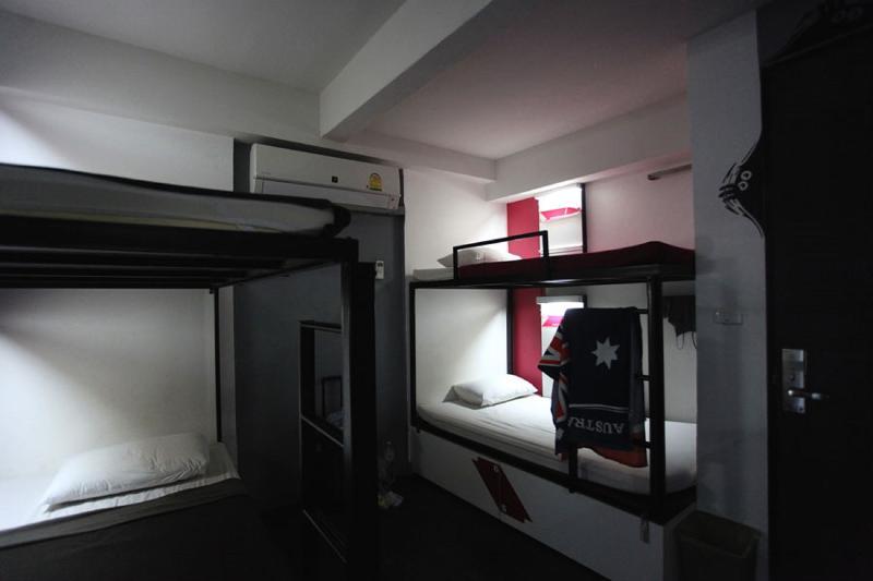 Cheqinn - Sukhumvit 4 Nana Plaza Bangkok