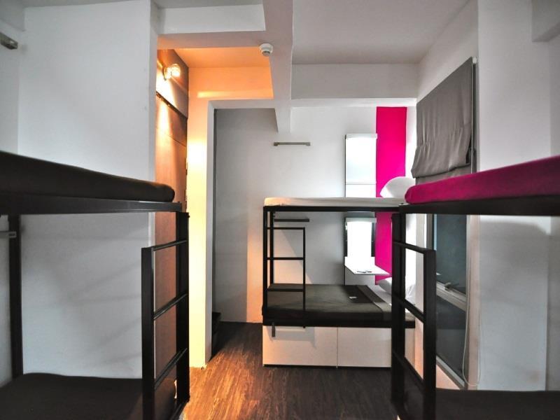 Cheqinn - Sukhumvit 4 Nana Plaza *