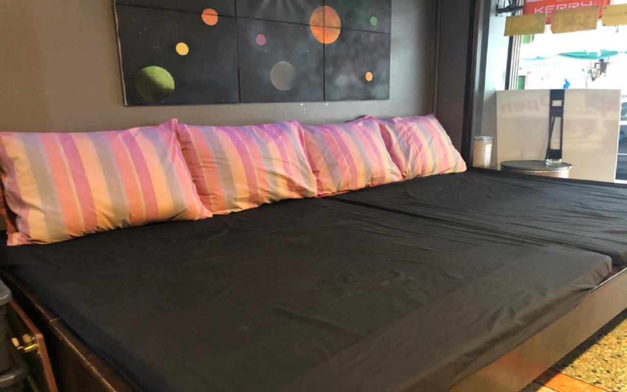 Hostel Hits Bangkok