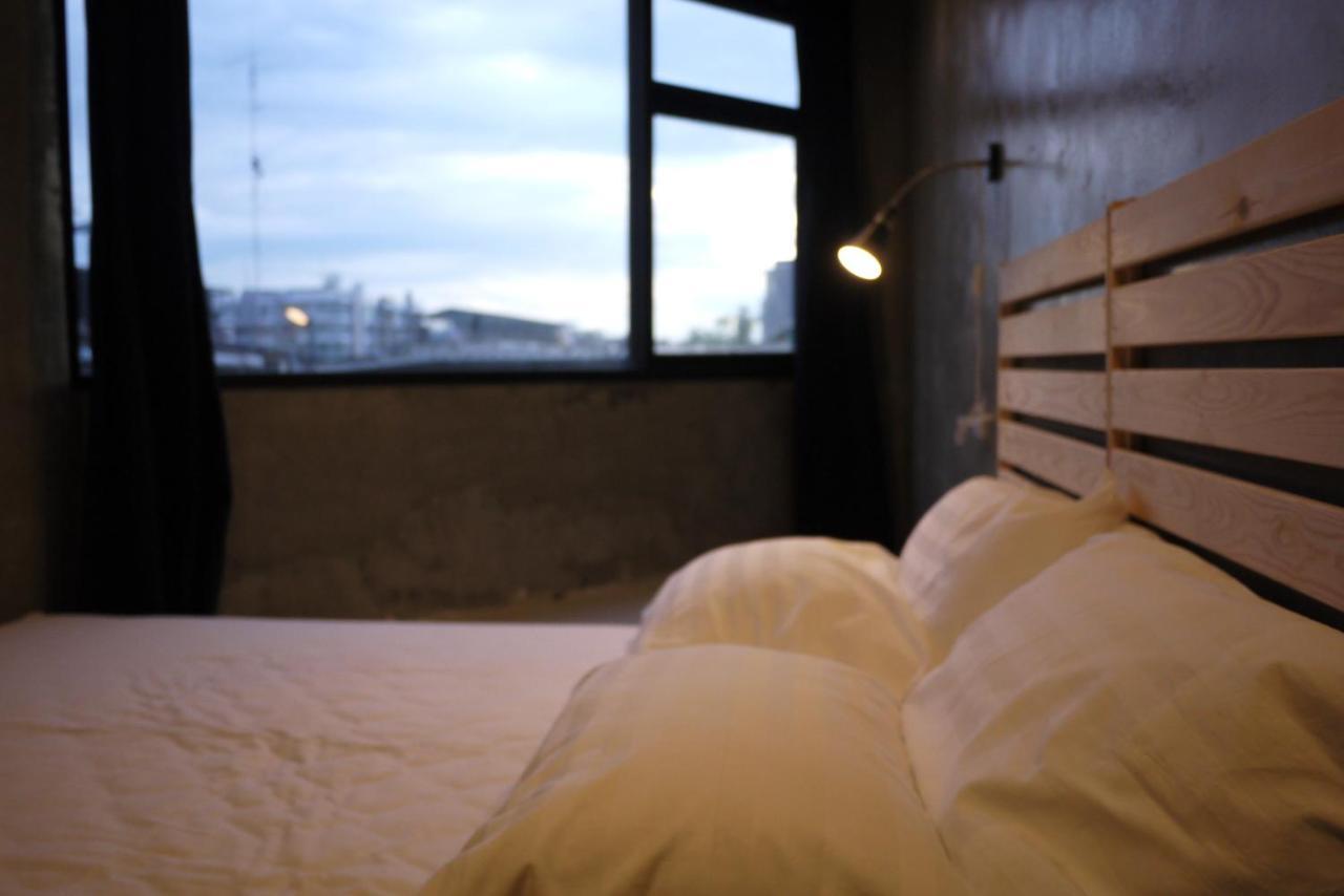 Oasis Cafe And Nap Hostel Bangkok