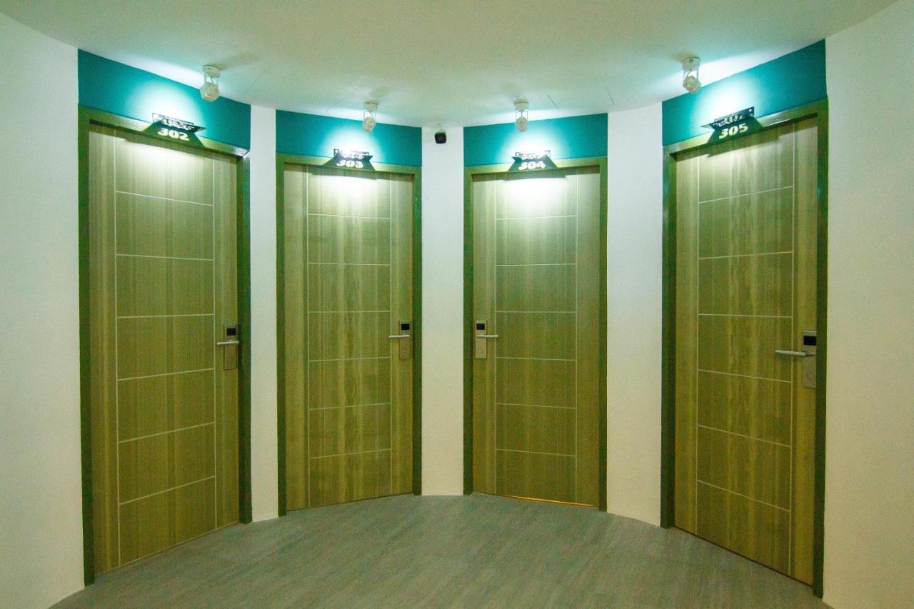 Folk Poshtel Asok Hostel