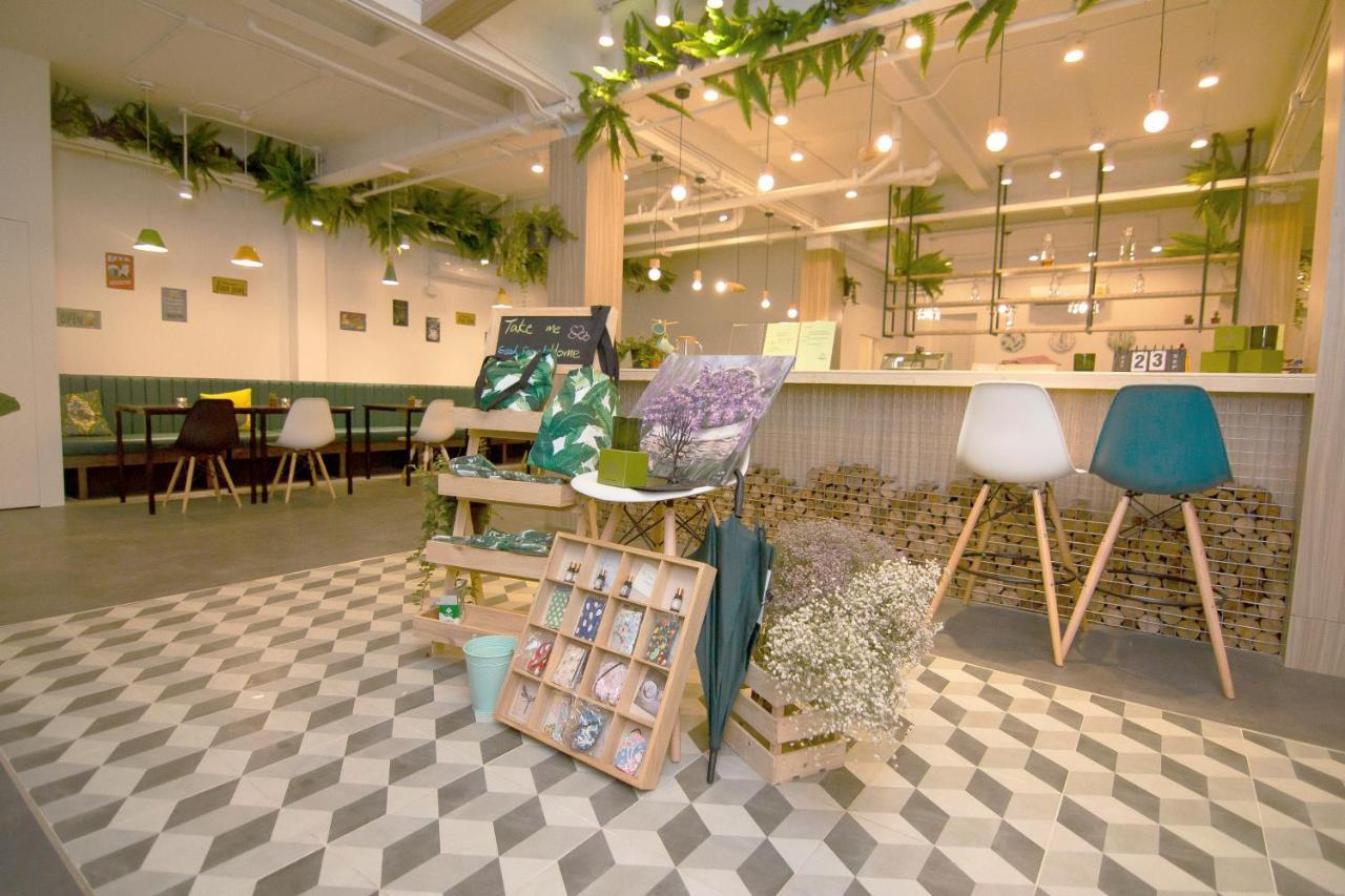 Folk Poshtel Asok Bangkok
