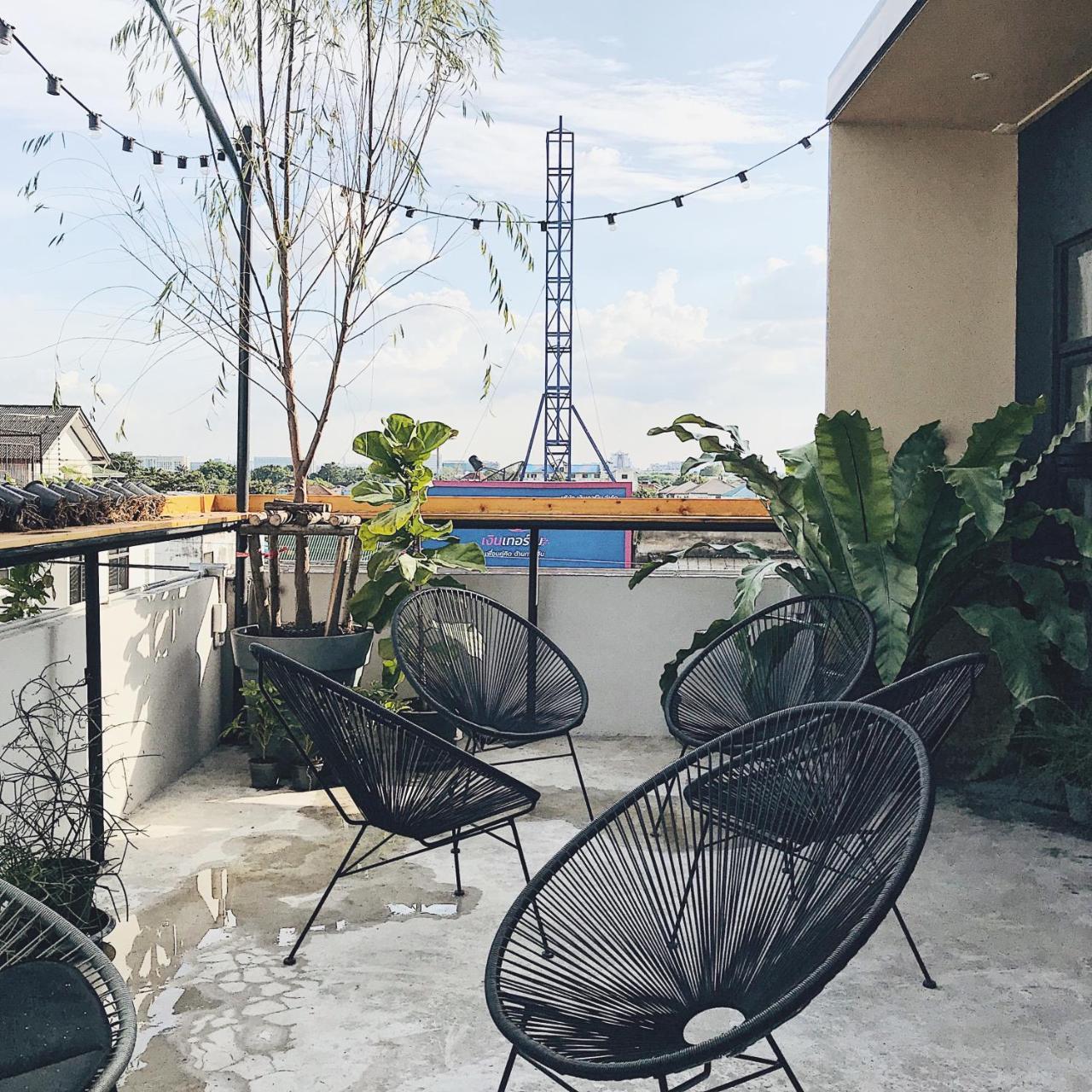 Beige Poshtels + Netflix Hostel