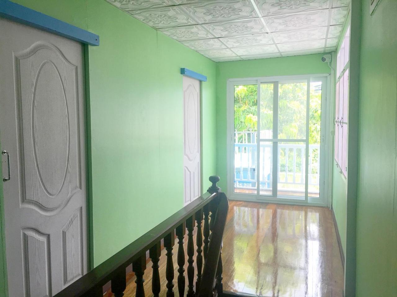 Hostel Ruean Mai Hom