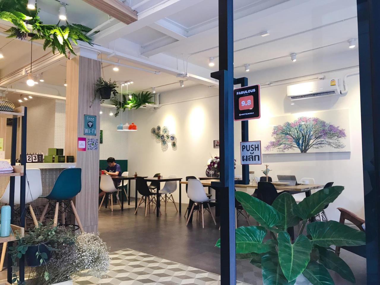 Folk Poshtel Asok Hostel Bangkok