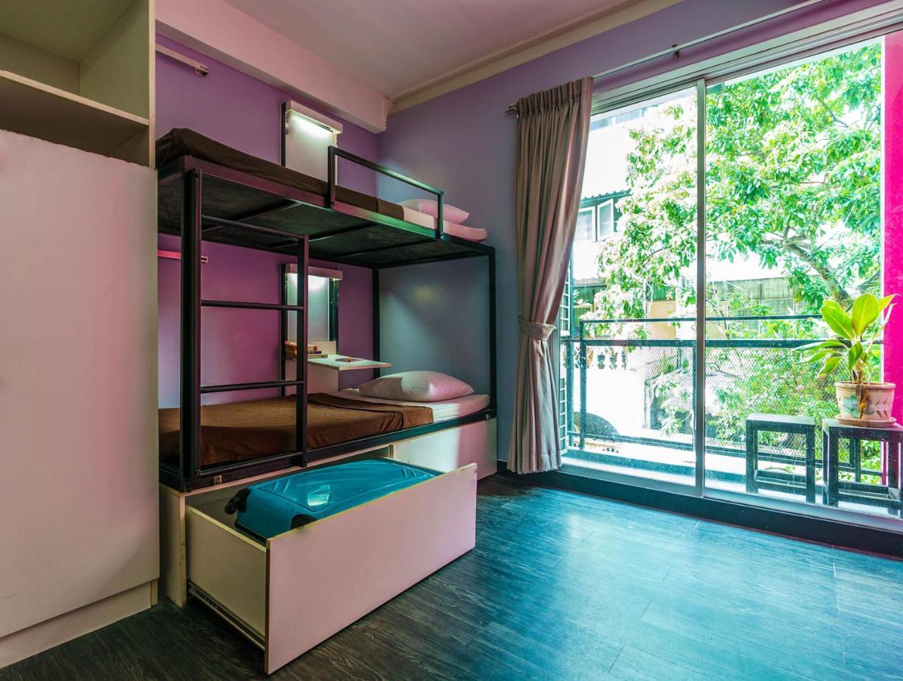 Cheqinn - Sukhumvit 4 Nana Plaza * Bangkok