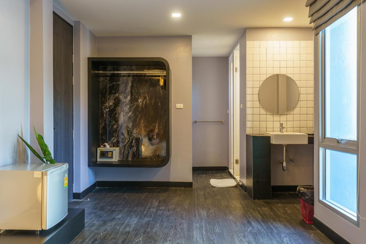 Cheqinn - Sukhumvit 4 Nana Plaza *