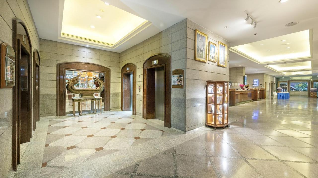 Ramada By Wyndham Chaophya Park Hotel