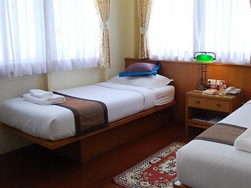 Baan Dinso Hostel