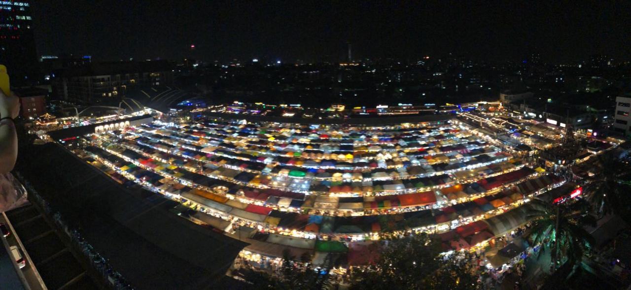 Hostel Midsummer Night Bangkok