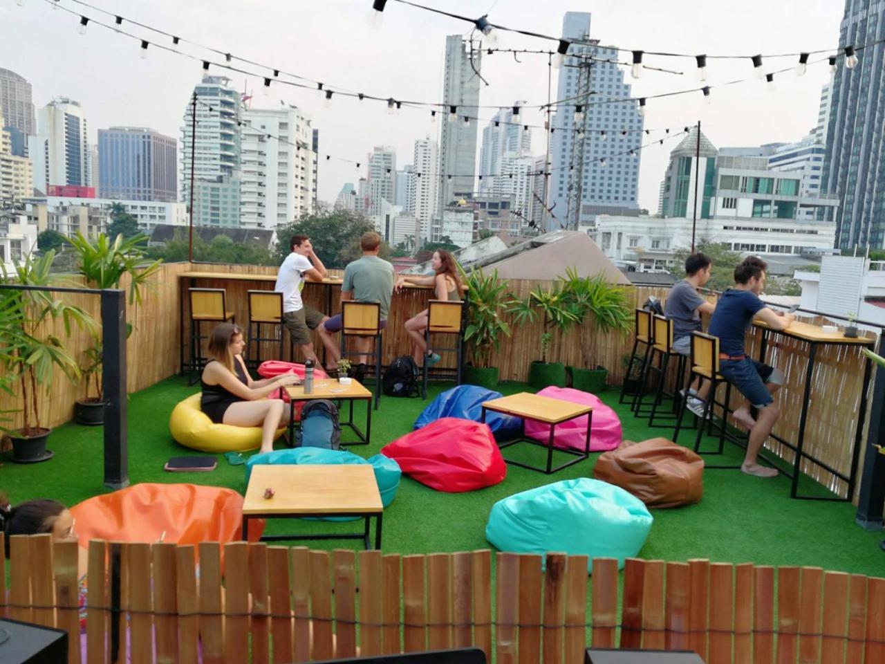 Revolution Asoke Hostel