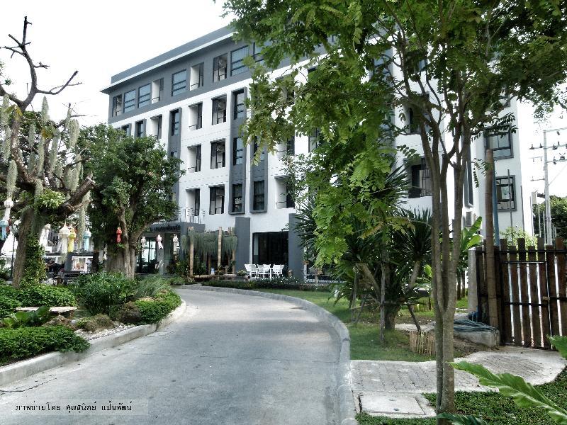 Oasis Hotel