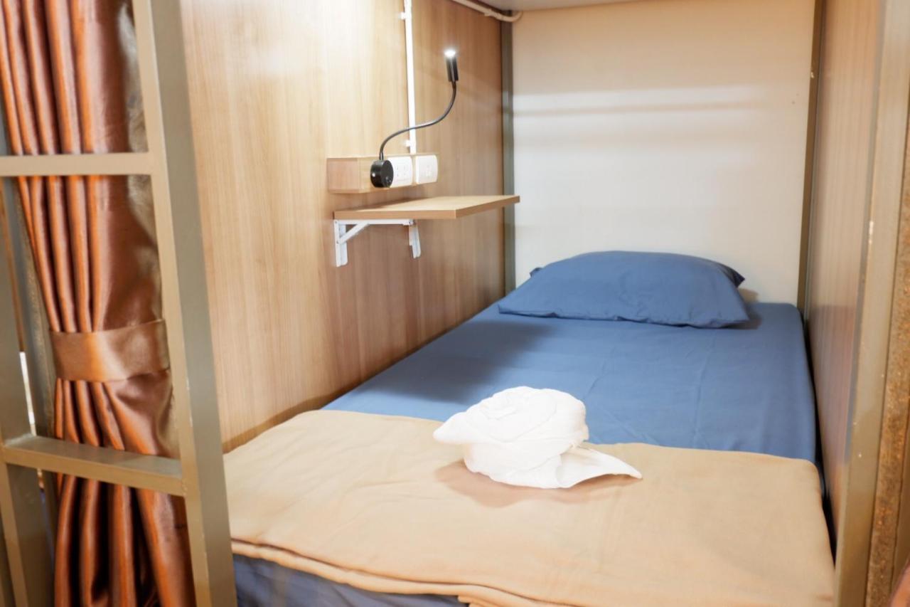 Hostel Sleep Cafe @Hidee 24/7