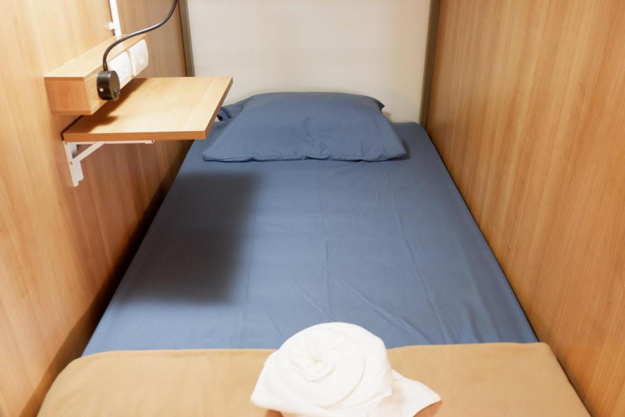 Hostel Sleep Cafe @Hidee 24/7 *