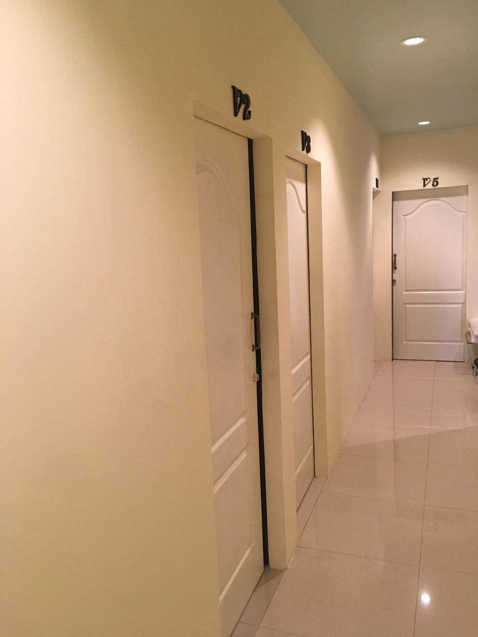 Hostel The Baan Nathong Bangkok
