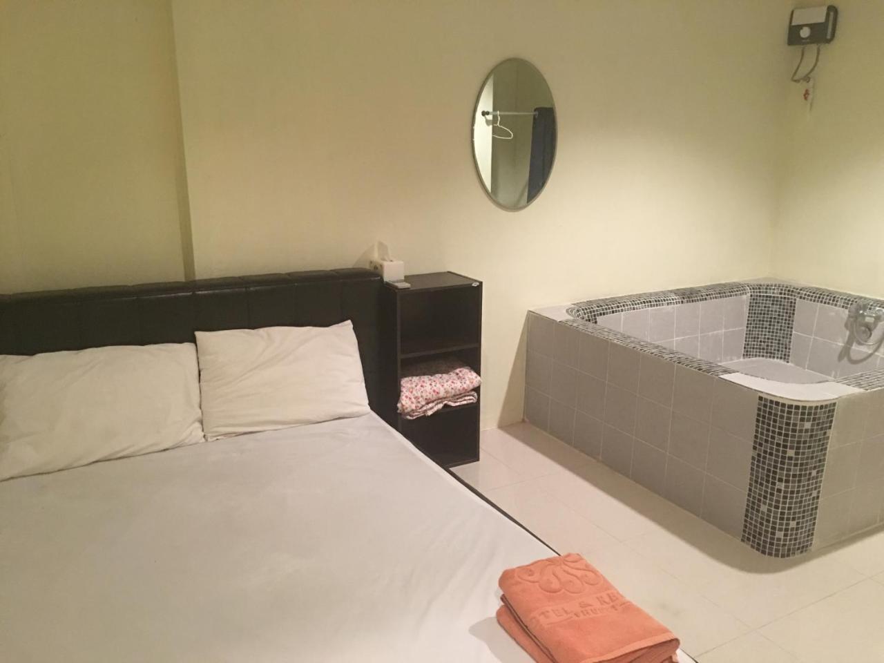The Baan Nathong Hostel Bangkok