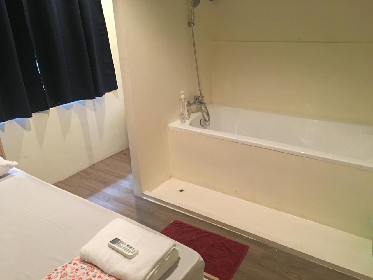 Hostel The Baan Nathong Bangkok
