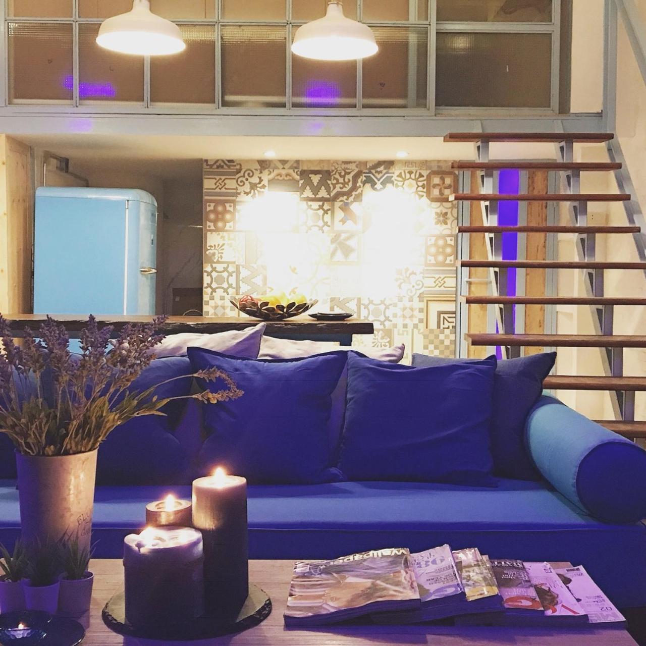 Blu Gay Poshtel *