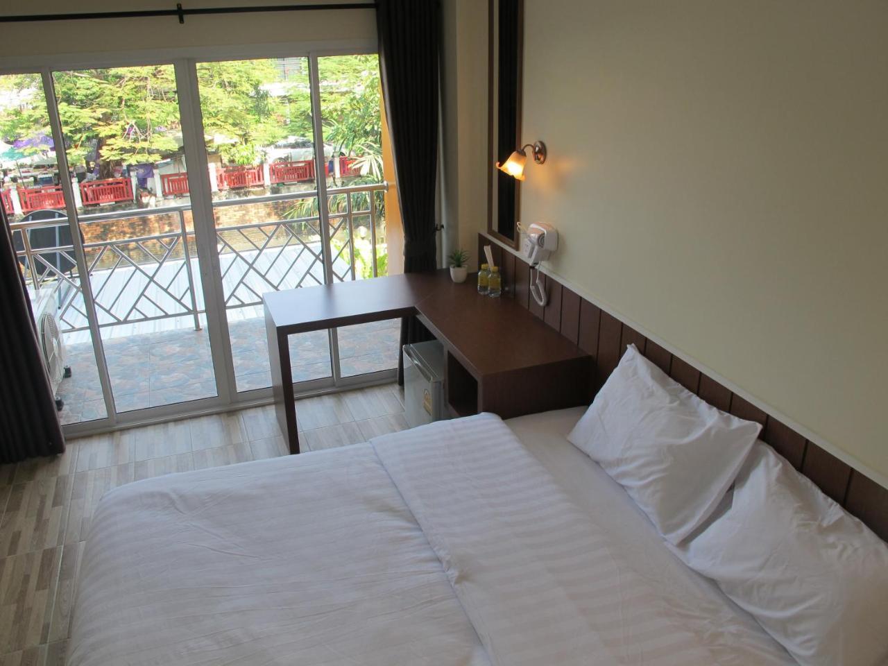 Hostel Baan Wanchart Bangkok