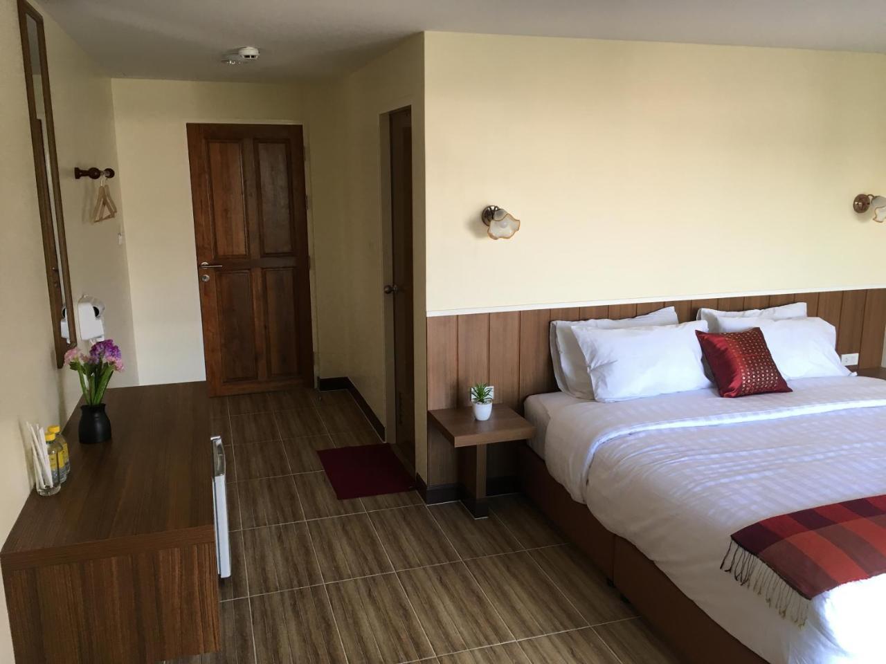 Hostel Baan Wanchart *