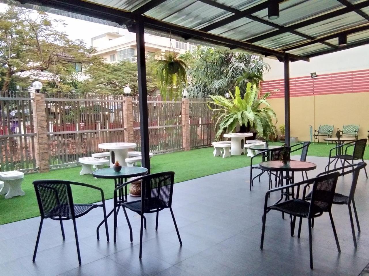 Baan Wanchart Hostel
