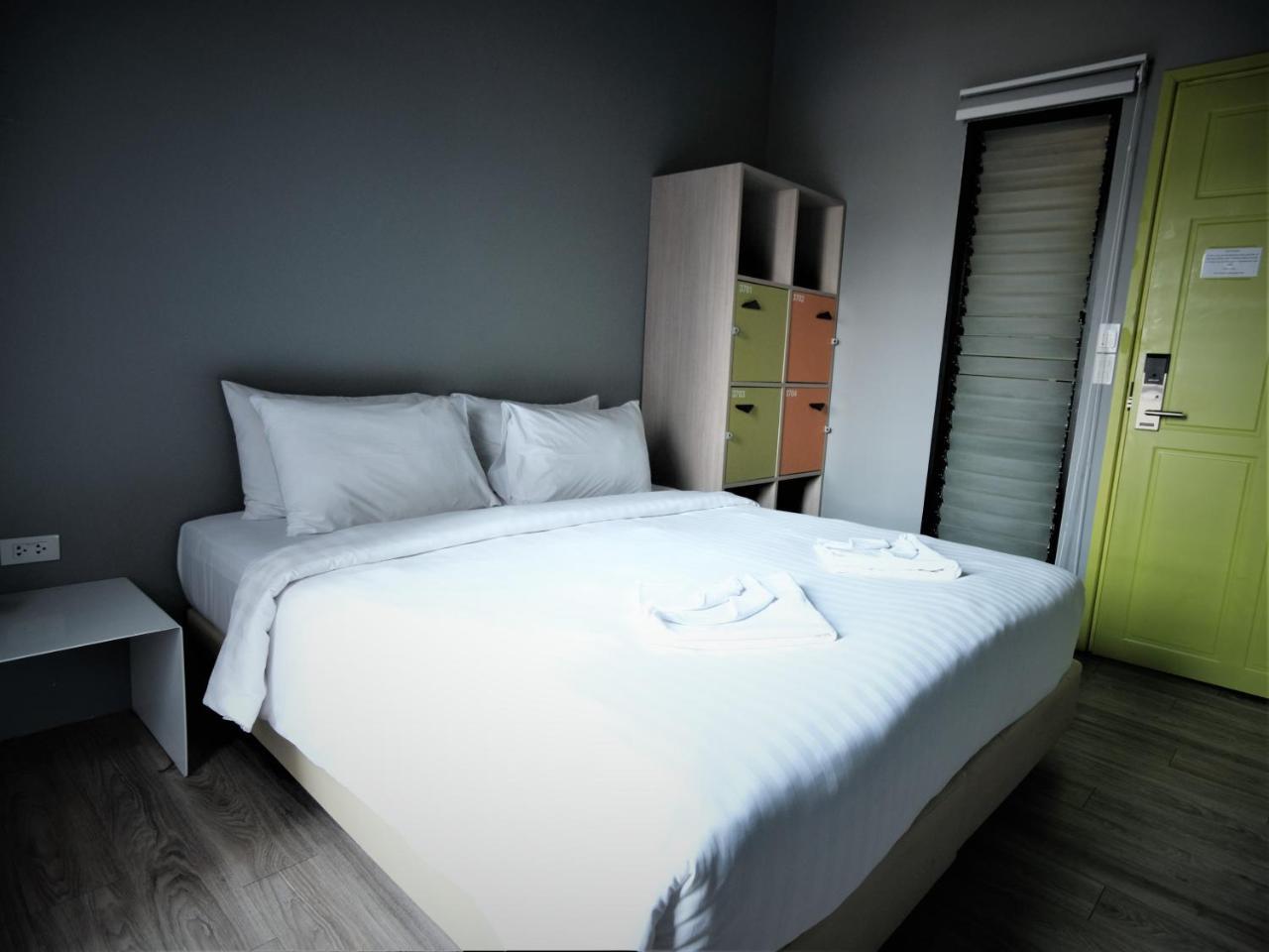 Isanook Hostel *