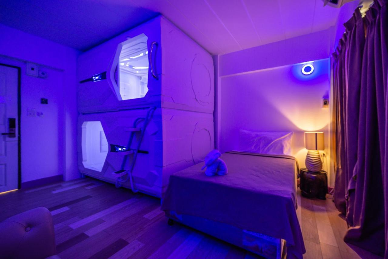 Infinite Love hotel *