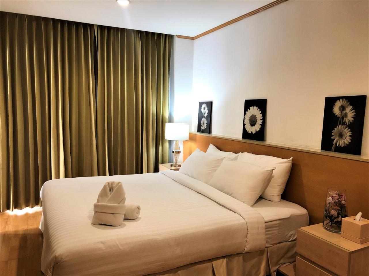 Twin Peaks Sukhumvit Apartment Bangkok