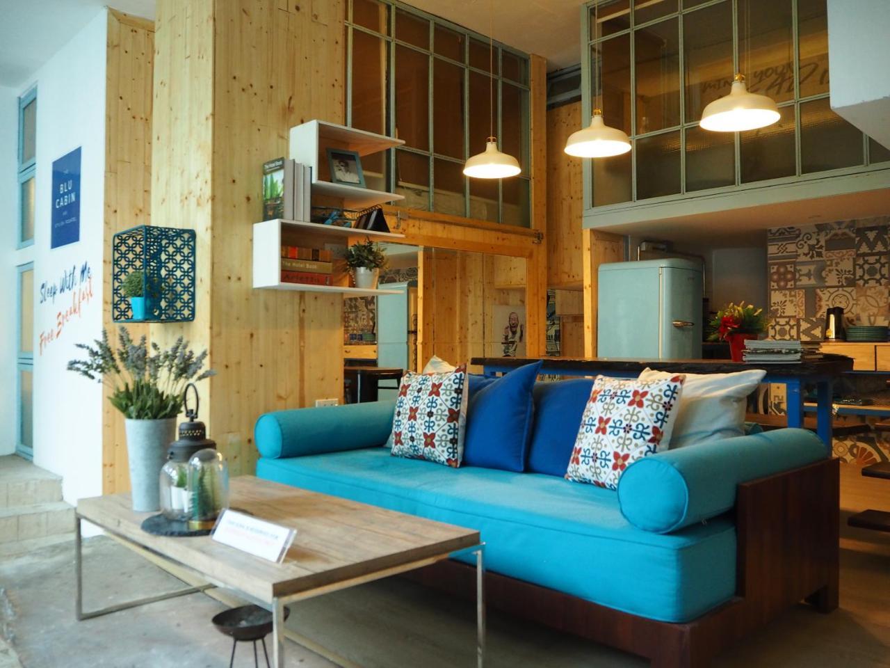 Blu Gay Poshtel *