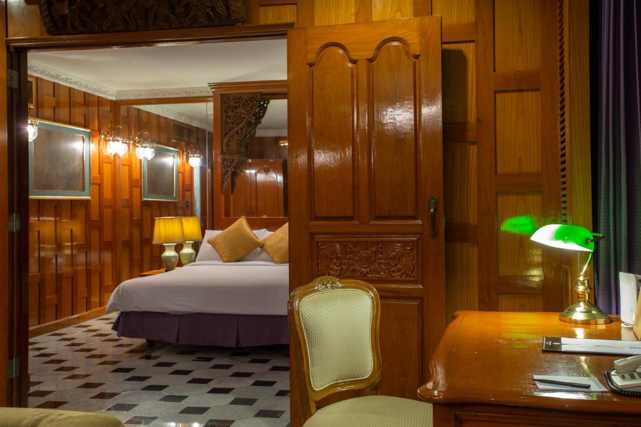 Hotel The Tawana 4*
