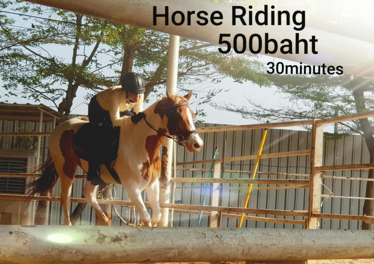 Rodeo House Bkk Farm stay *